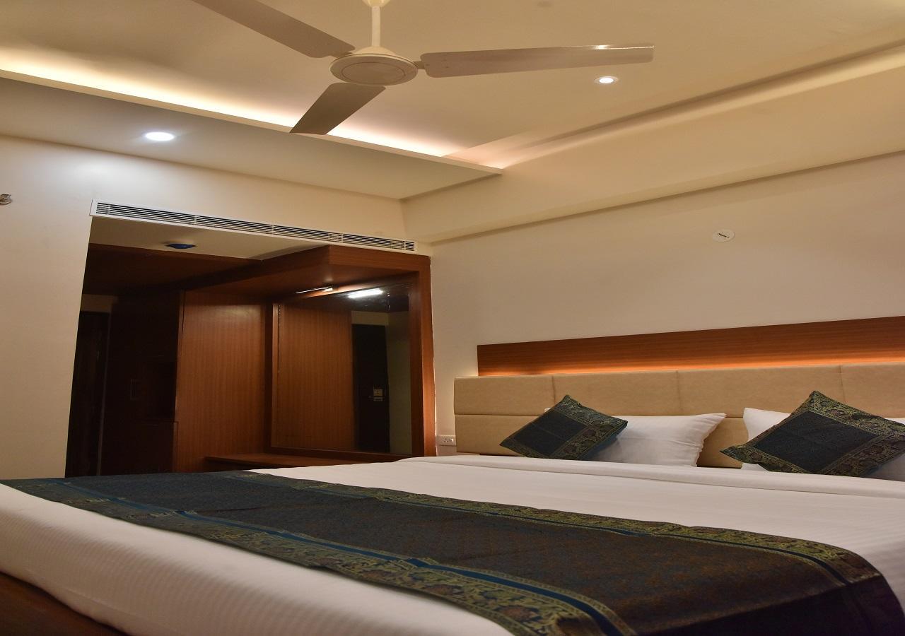 Hotel Rk Grand Varanasi Exterior foto