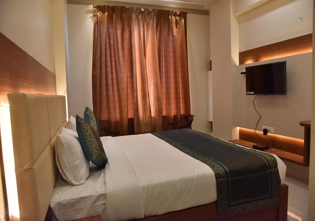 Hotel Rk Grand Varanasi Exterior foto