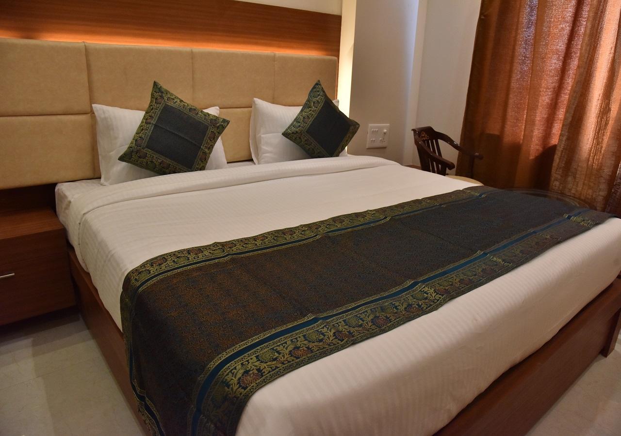 Hotel Rk Grand Varanasi Exterior foto
