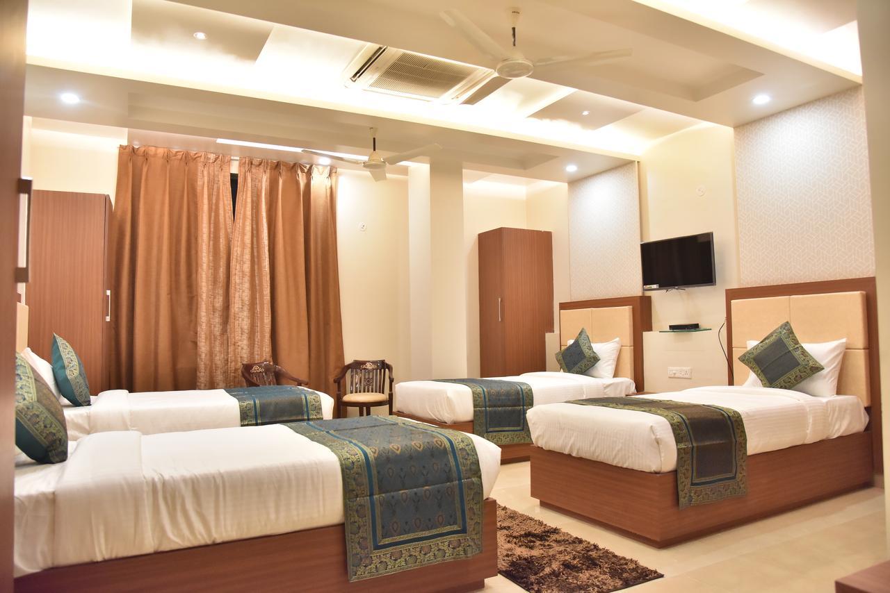 Hotel Rk Grand Varanasi Exterior foto